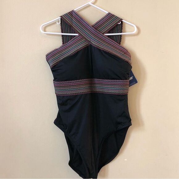 Hilor Swimsuit   - Picture 2 of 7